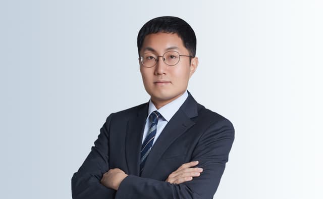 상관모욕, 일반적인 모욕죄와 달라… 공연성 없어도 처벌할 수 있다